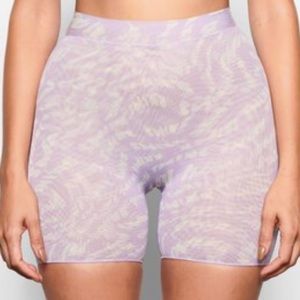 SKIMS SUMMER MESH SHORT | LILAC SWIRL